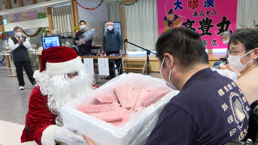 「消費拡大を」高知県まぐろ船主組合　高知市の福祉施設に“天然マグロ”寄贈