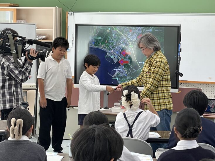 ツーライスと学ぶ高知の海！夜須小学校での特別授業【第２回】夜須の海は「サンゴ」の宝庫！川と海のつながりを知ろう